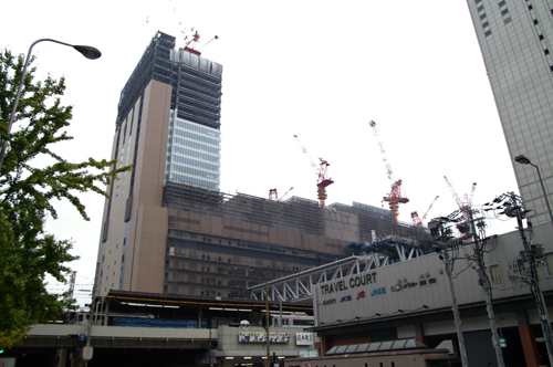 大阪駅の外観18mm.JPG