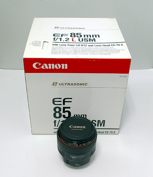 カメラの八百富｜なんでこんなに箱がでかいんだ？CANON EF 85mm F1.2L