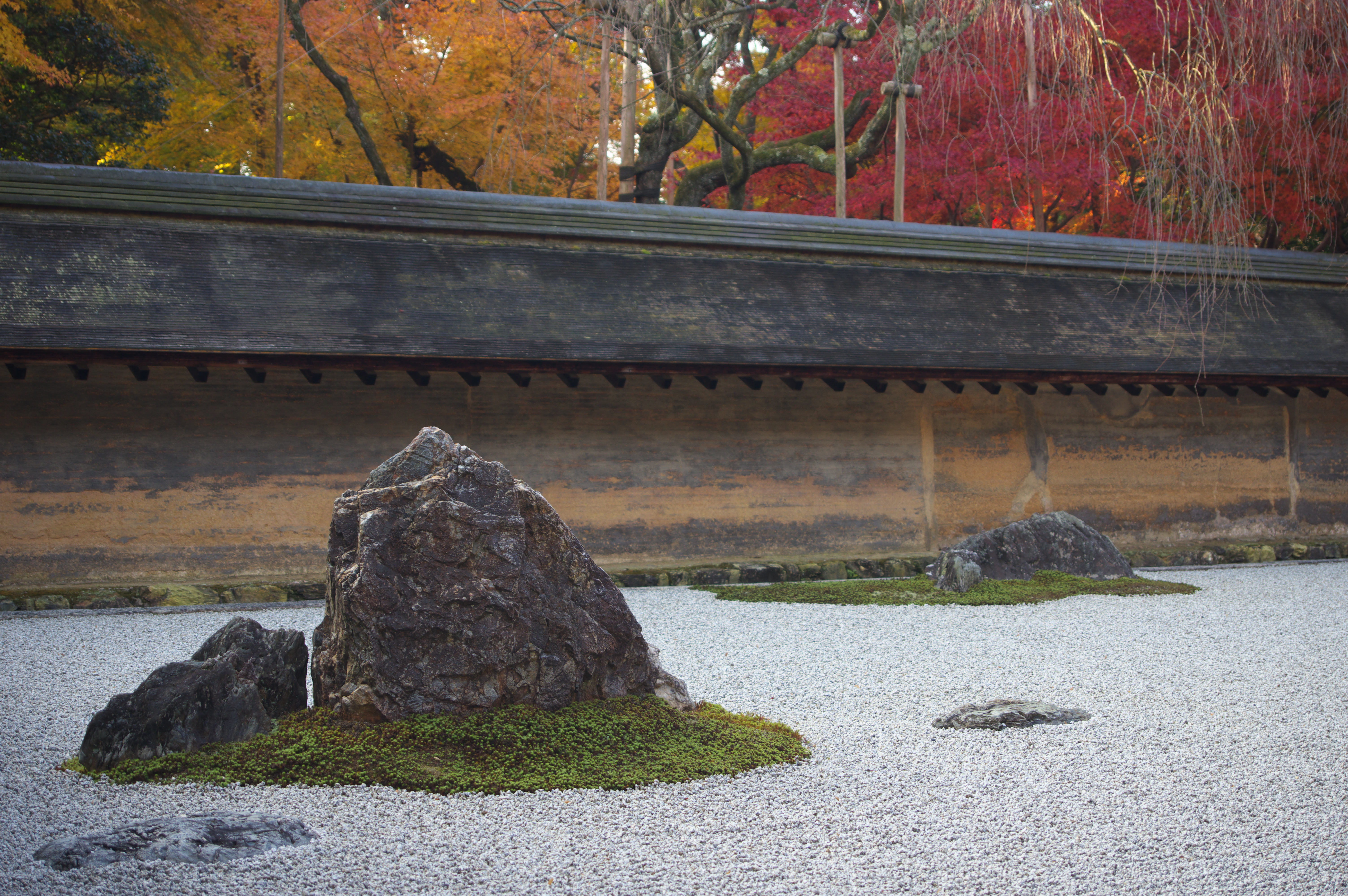 http://www.yaotomi.co.jp/blog/walk/PK3_5242_SIL%2840mm%2CF4%2C0%2Ciso200%2CFULL%29_2013yaotomi_.jpg