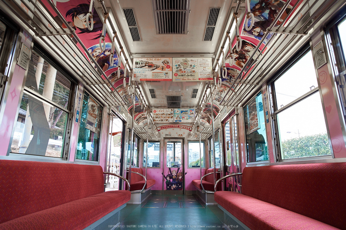 京阪,大津線,ラッピング電車(DSC_4477,21 mm,f-8,Df)2015yaotomi_.jpg