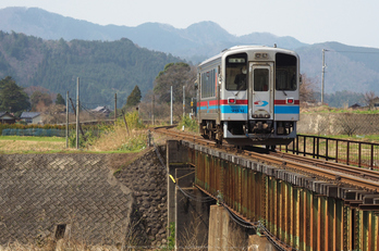 若桜鉄道,撮影地(E5210229,90 mm,f-3.2,E-M5MarkII      )2015yaotomi.jpg