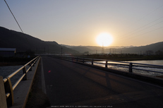 若桜鉄道,撮影地(P3210120,12 mm,f-7.1,E-M1)2015yaotomi_.jpg