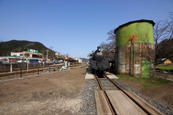 若桜鉄道,撮影地(P3210207,7 mm,f-7.1,E-M1)2015yaotomi.jpg