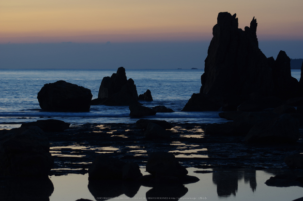 橋杭岩,日の出(K32_0053,128 mm,F4)2015yaotomi.jpg