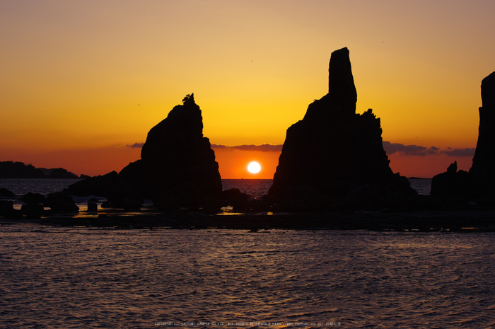 橋杭岩,日の出(K32_0082,60 mm,F5)2015yaotomi_.jpg