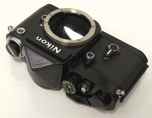中古 Nikon/ニコン F2 アイレベル ブラック ボディ-ファインダー前面部に当り跡?があります。