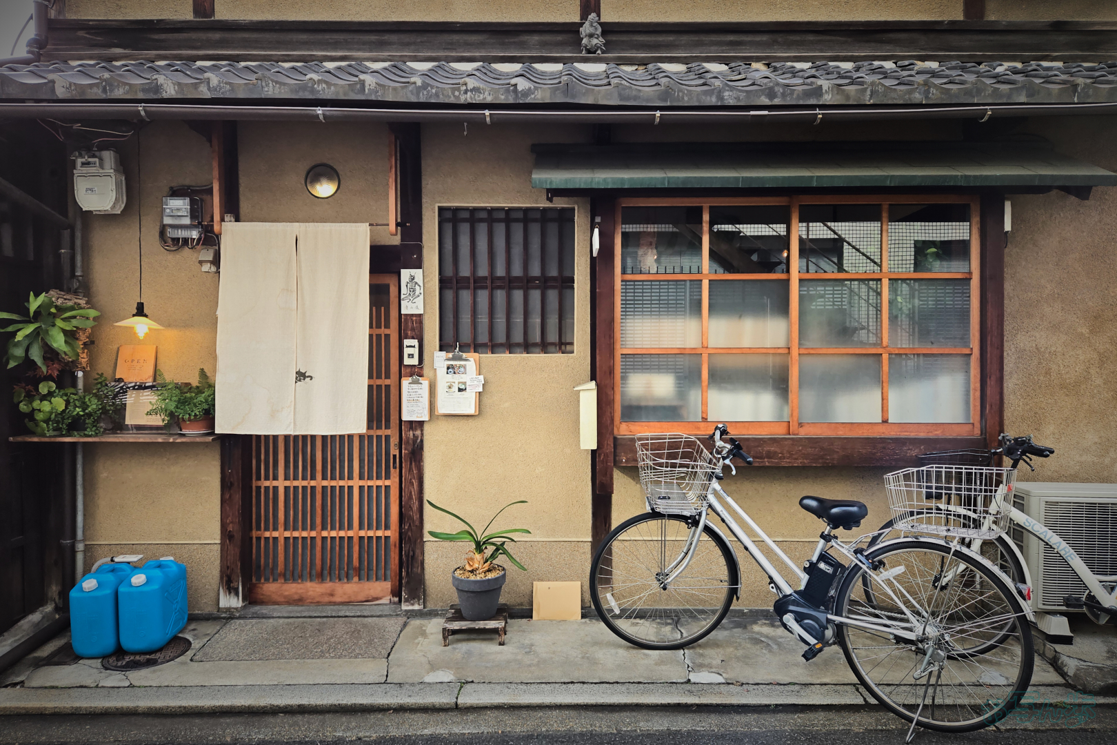 https://www.yaotomi.co.jp/blog/walk/20241225_134326%2C5%20mm%2CF1.8%2C1-180%20%E7%A7%92%2Ciso50%28JPEG%29.jpg