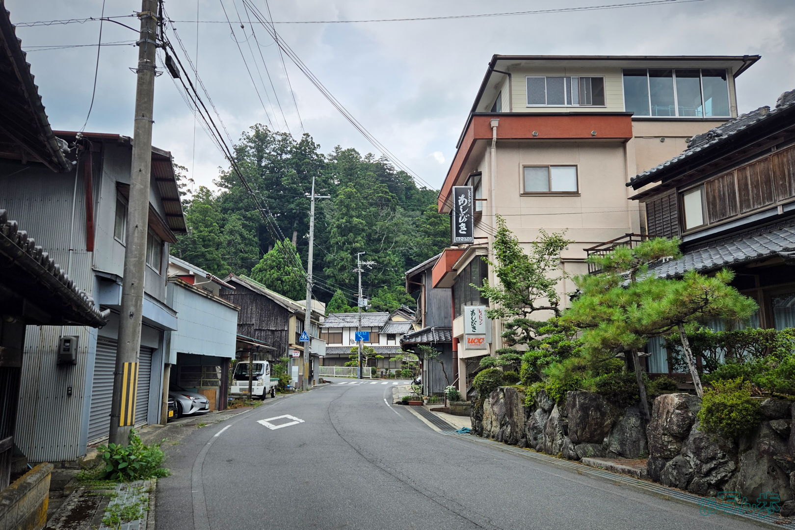https://www.yaotomi.co.jp/blog/walk/20250823_114542%2C5%20mm%2CF1.8%2C1-1550%20%E7%A7%92%2Ciso25%28JPEG%29.jpg