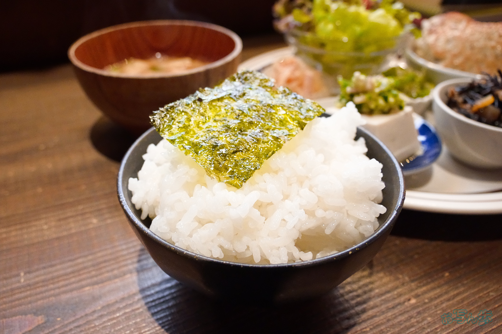 https://www.yaotomi.co.jp/blog/walk/BF_03867%2C16%20mm%2CF5%2C1-125%20%E7%A7%92%2Ciso5000%28JPEG%29.jpg
