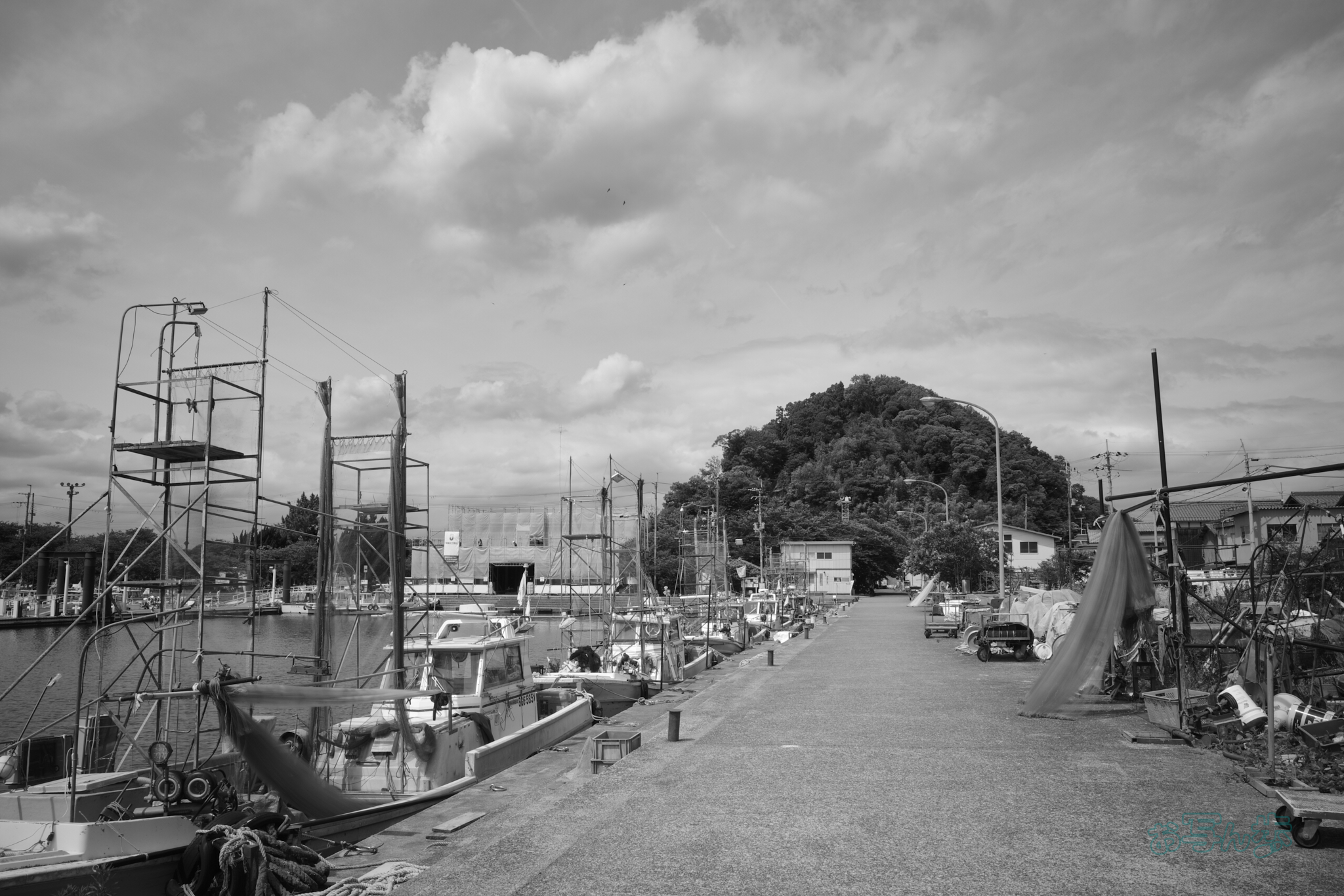 https://www.yaotomi.co.jp/blog/walk/R0000707co%2C18%20mm%2CF8%2Ciso160%2CRICOH%20GR%20IV%20Monochrome.jpg