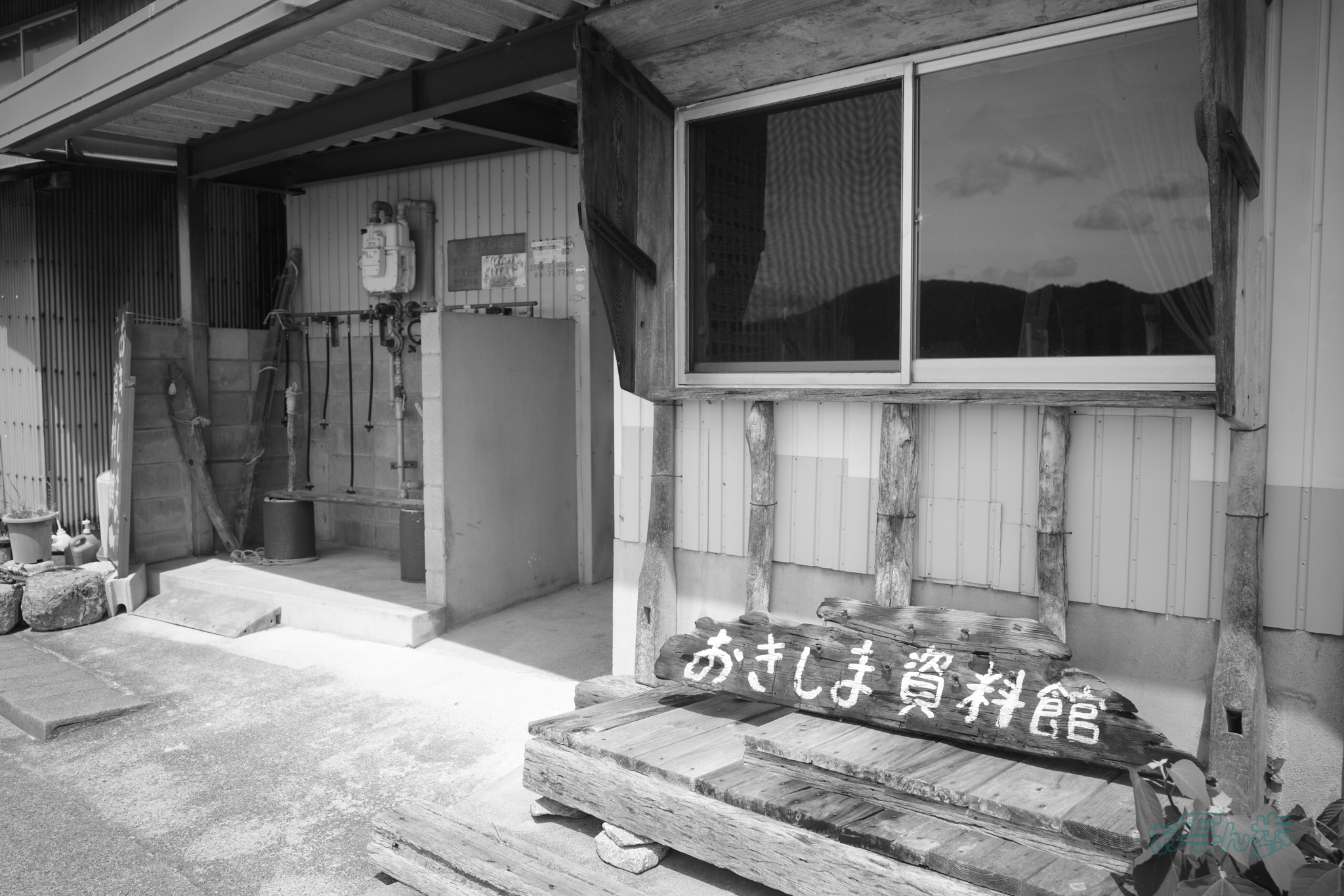 https://www.yaotomi.co.jp/blog/walk/R0000742co%2C18%20mm%2CF2.8%2Ciso320%2CRICOH%20GR%20IV%20Monochrome.jpg