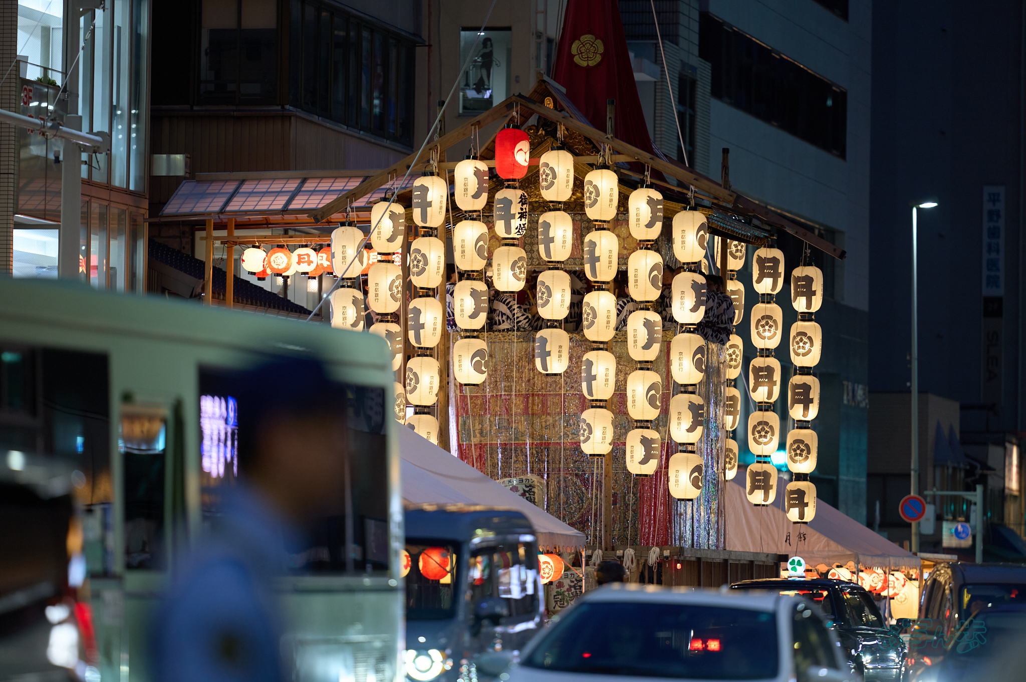 https://www.yaotomi.co.jp/blog/walk/SDIM0096co%2C200%20mm%2CF2%2Ciso500%2C200mm%20F2%20DG%20OS%20%20Sports%20025_1.jpg
