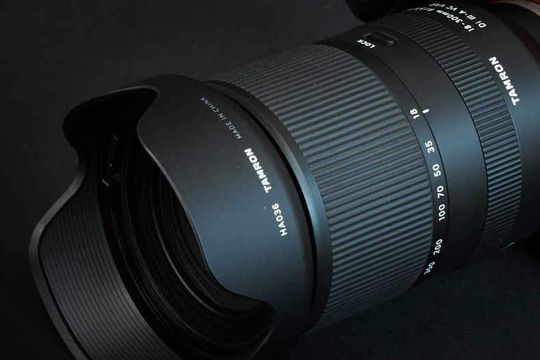 https://www.yaotomi.co.jp/blog/walk/TAMRON%2018300mm%20F3563%20Di%20IIIA%20VC%20VXD%20Model%20B061%20NikonZ_001.jpg