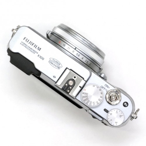 【中古】 フジ FinePix X100 シルバー FUJIFILM 中古デジタルカメラ 41987