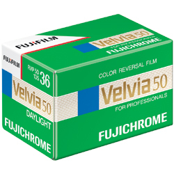 富士フイルム フジクローム VELVIA50  135-36枚撮り  FUJICOLOR ベルビア