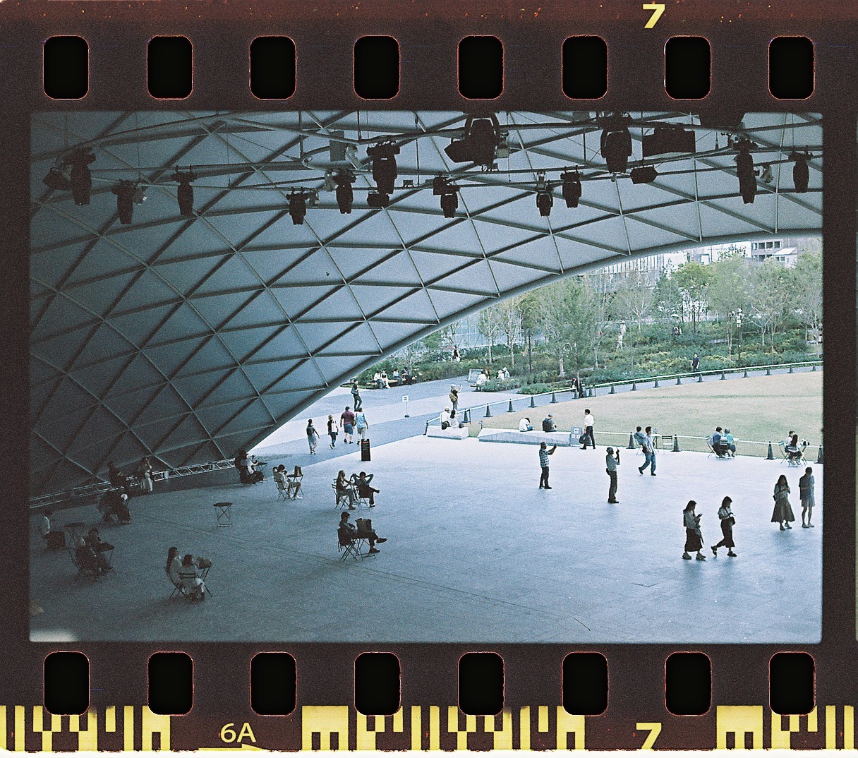 カラーネガフィルム フィルム現像 + データ作成 【35mm判パーフォレーション込み】