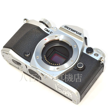 【中古】 オリンパス OM-D E-M5 MarkⅡ ボディ シルバー OLYMPUS 中古デジタルカメラ 43401