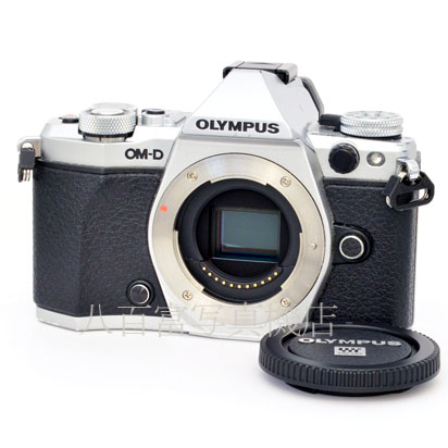 【中古】 オリンパス OM-D E-M5 MarkⅡ ボディ シルバー OLYMPUS 中古デジタルカメラ 47718