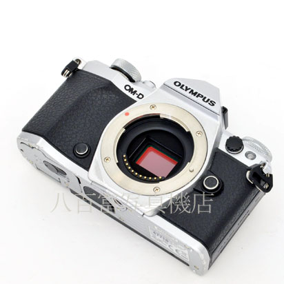 【中古】 オリンパス OM-D E-M5 MarkⅡ ボディ シルバー OLYMPUS 中古デジタルカメラ 47718