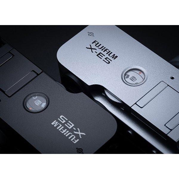 《予約商品》 フジフイルム FUJIFILM X-E5 レンズキット / ブラック