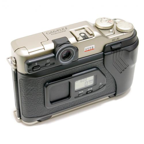 中古 フジ GA645Zi Professional シルバー FUJIFILM 【中古カメラ】 R9558